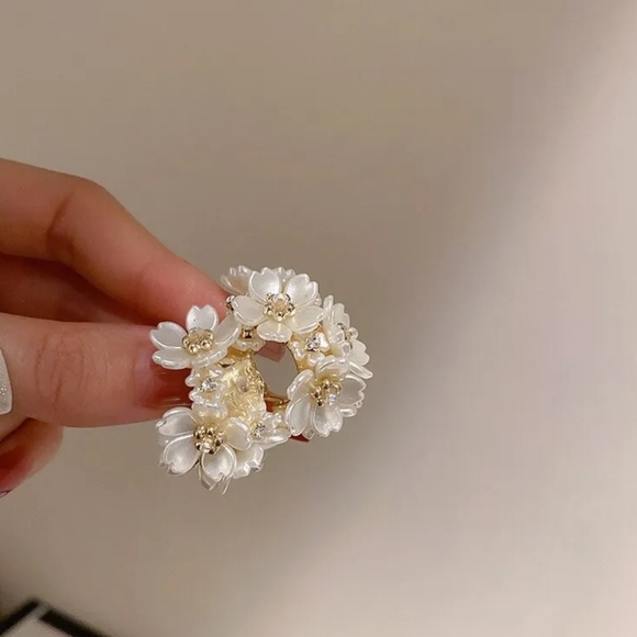 I am a princess earrings - Picture 5 of 7